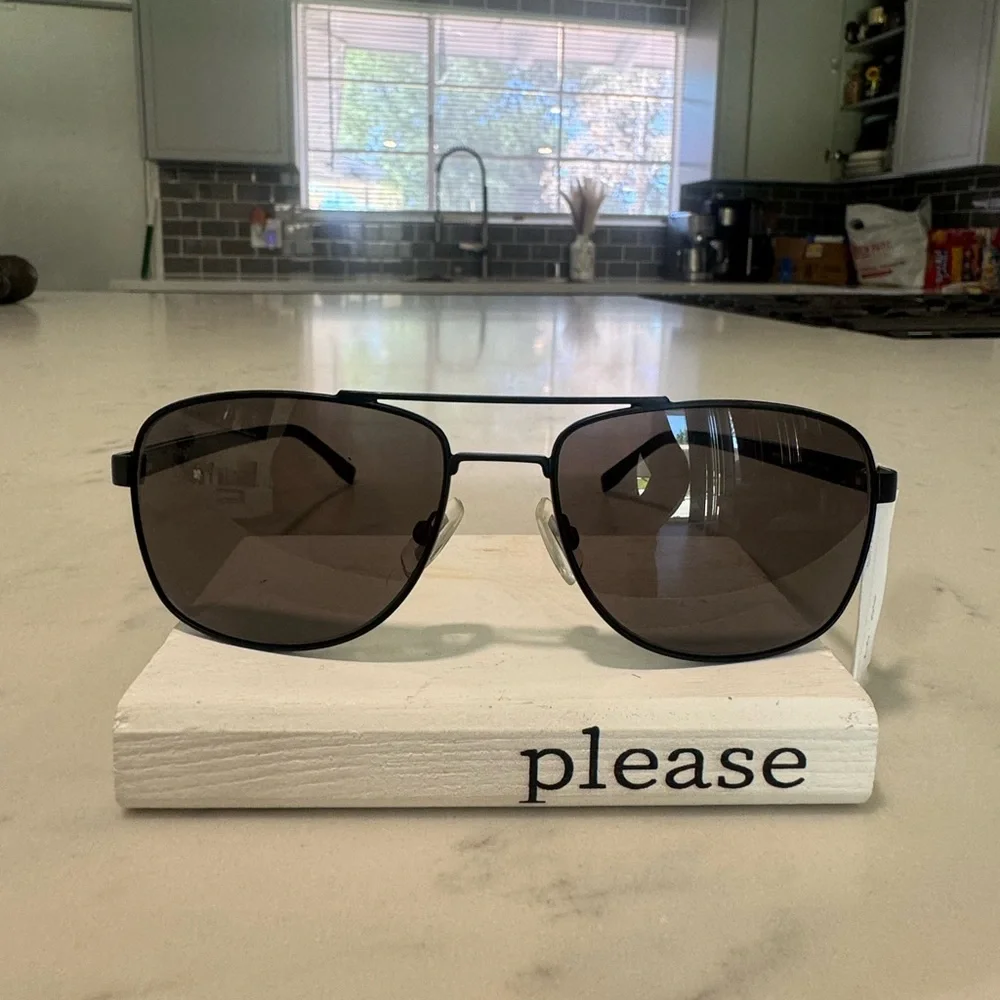 ONE DAY SALE💫 HUGO BOSS Stylish Black Aviator Sunglasses